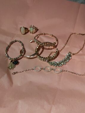 Rose Gold and Crystal Women's Jewelry Set - Elegant Multi-Piece Collection